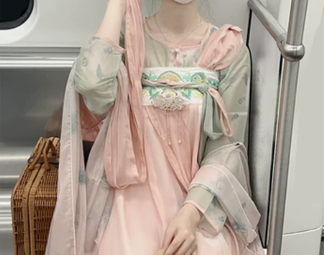 轻汉坊小碧玺原创唐制汉服女夏季薄款坦领上衣...