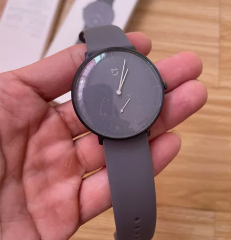 米家石英表，刚换的电池，id可退 感兴趣的...
