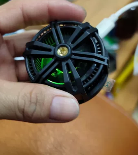 全新未拆封手机散热没有使用过，又冷又静没什...