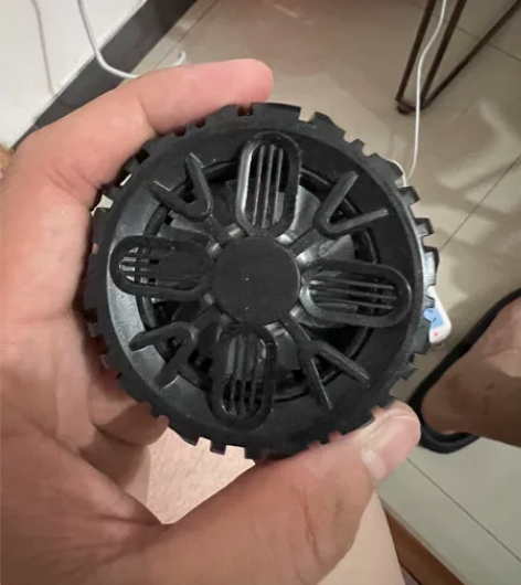 手机散热器.本来买来打游戏的.一直没怎么用...