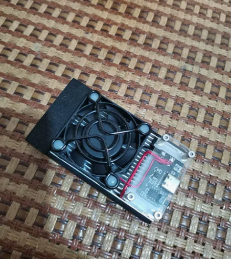 手机平板散热器,目前天气凉了用不到了所以出...