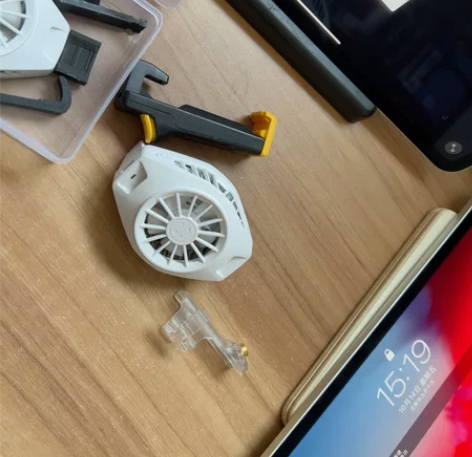 手机散热器 黑鲨冰封背夹 使用不超过20次...