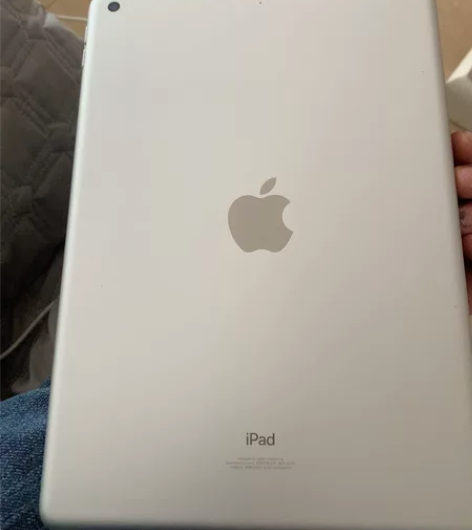 ipad第九代,99新,银色,64gWif...