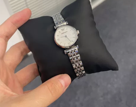 阿玛尼手表，专柜正品，采购于撤柜特卖员工内...