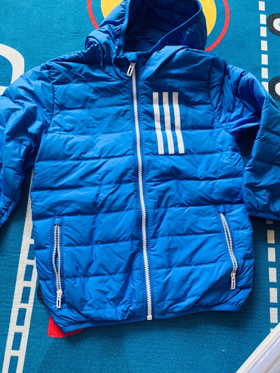 adidas阿迪达斯羽绒服，120码，衣长...