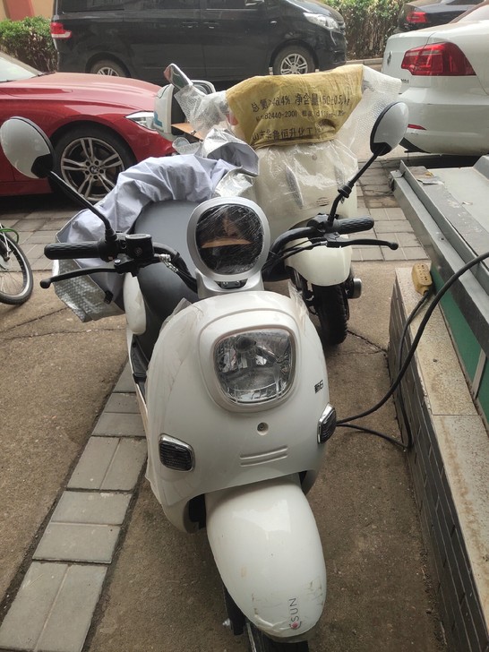新日电动车，合格证发票都在，因工作需要，赔...