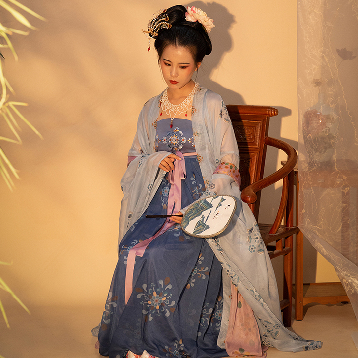 花仙记【游园系列】绕池游 刺绣诃子裙