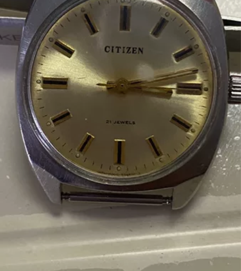 西铁城手表已洗油走时正常，看上的来，售出不...