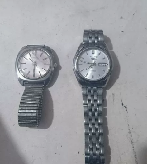 日本手表两块。西铁城一块，精工全自动一块，...