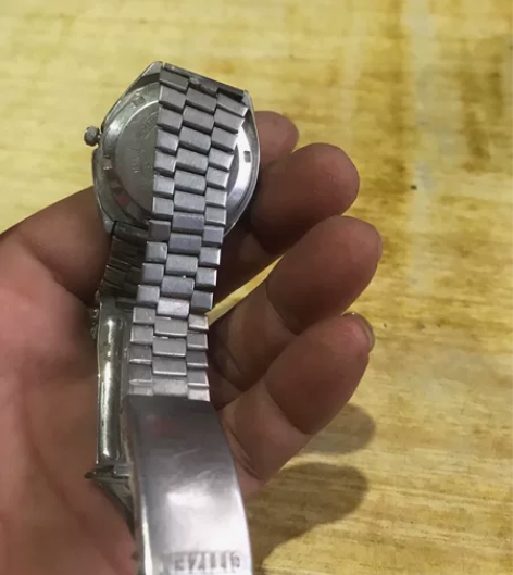 西铁城手表，配件出售。B31 感兴趣的话点...