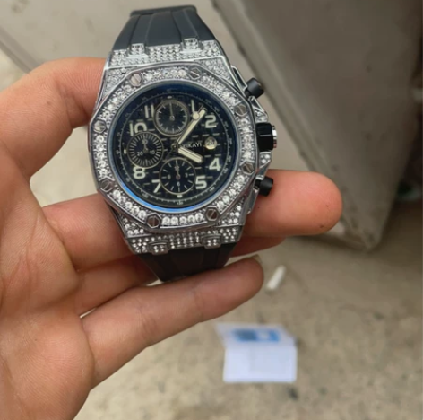 意卡伊男款手表  有正常使用痕迹 感兴趣的...