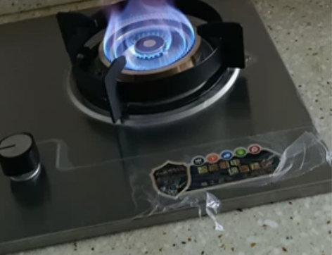 燃气灶，热水器12升都有卖，气灶全新有5台...