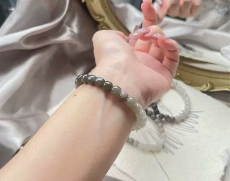 渐变烟紫情 和田玉老型珠108  “日照香...