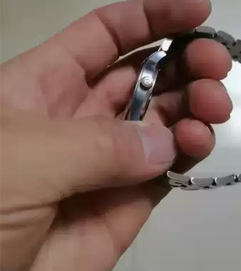 正品爵尼瑞士石英表女表，蓝宝石表门，九成新...