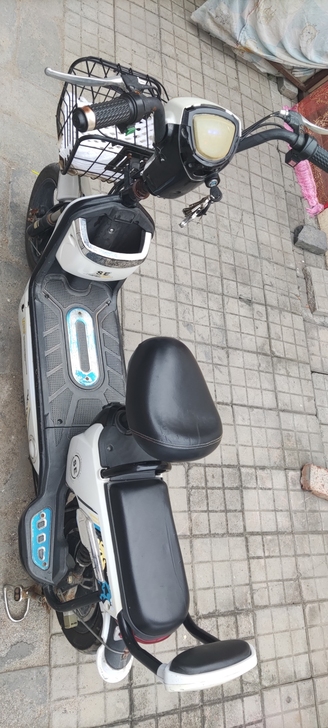 48伏电瓶车
