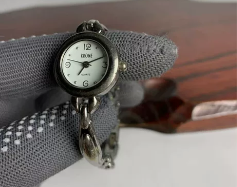 日本购回KRONE牌石英女表 白色底 白色...