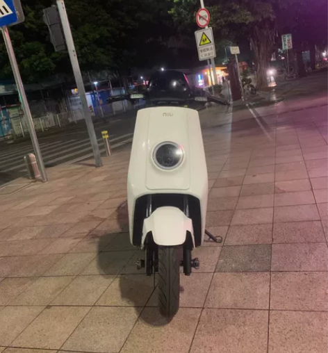 小牛电动 名绑NQI动力版 20年落地，实...