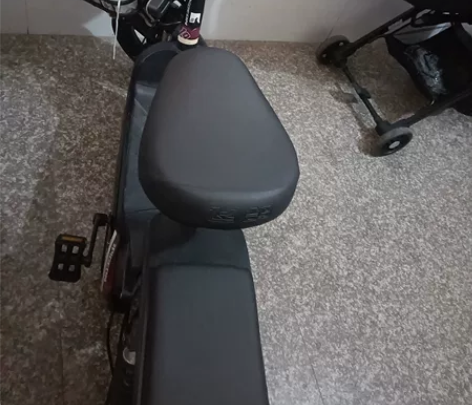 合格证发票不见了，介意勿拍。电池可拆卸，有...