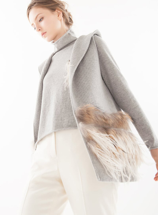 2018年秋冬新品圣诞红搭配高领自由领女羊...