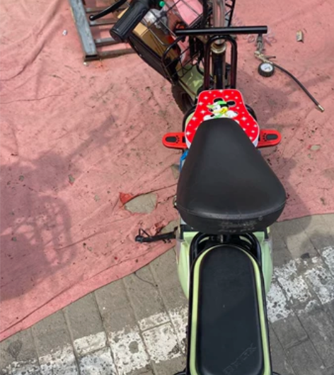 小刀电动车充满电能跑40公里 感兴趣的话点...