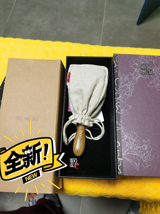 谭木匠 全新木梳，有空气垫，木香味养人，商...