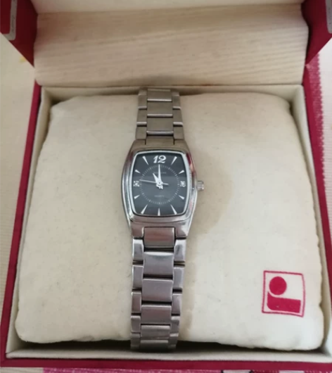 罗西尼女表，闲置商品，是需要换电池的表，需...