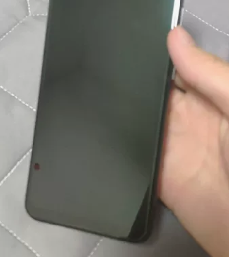 小米8 黑色6+64 8月才换了中电400...