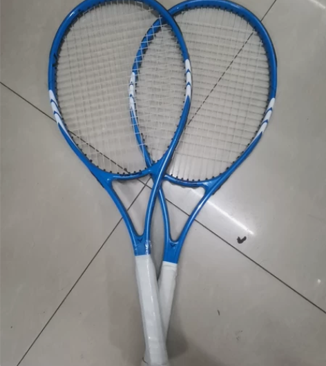 9成新网球双拍，新拍300多，买回来只打过...