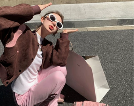 ?区区欧阳【秋日多巴胺】小众撞色麂皮绒短款...