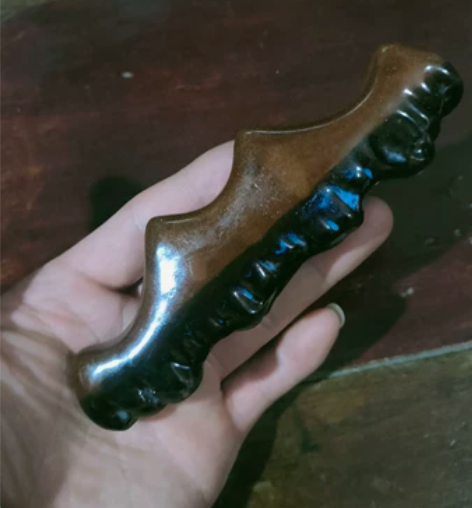 老均釉紫砂笔山，毛笔架，品相完好，小巧精致...