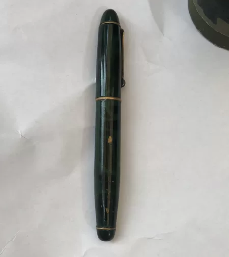 产自德国的大花杆铱金笔，纯铜外壳烤漆，笔身...