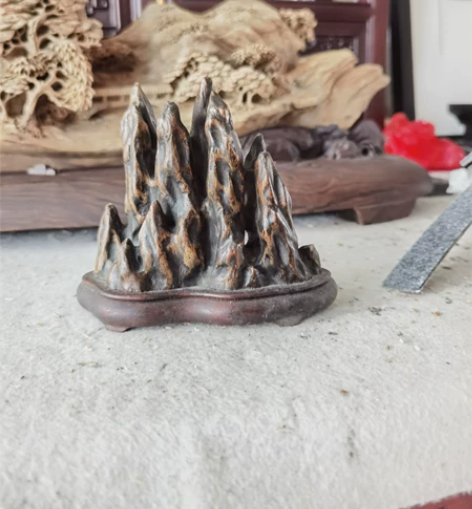 日本文物店回流老沉香—笔架山 感兴趣的话点...