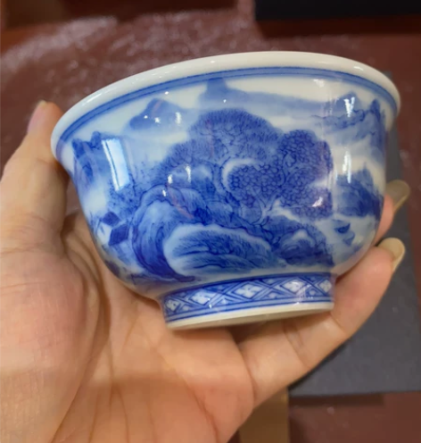 墨舍家的传家宝 青花山水压手杯 几乎满内绘...