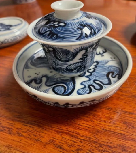 景德镇【文羽堂】青花明代海水马蹄盖碗 90...