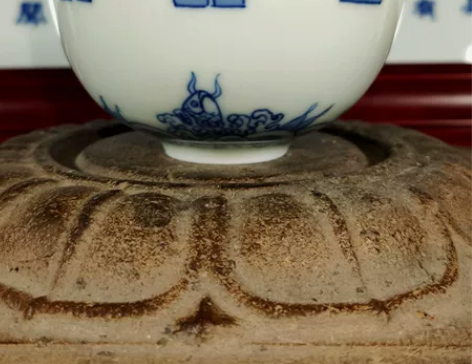 仿成化 青花八卦纹杯 下部绘海浪纹 鲤鱼纹...