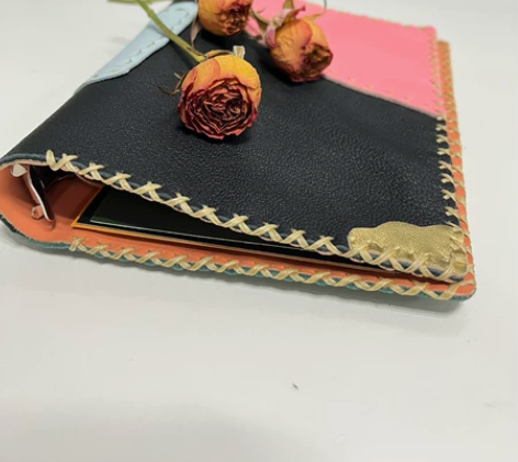 手工A6活页本，有手工痕迹，介意勿拍。内里...