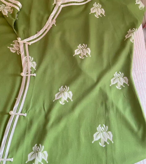 丁香巷旗袍 昙华绿色旗袍非常显白,也是很多...