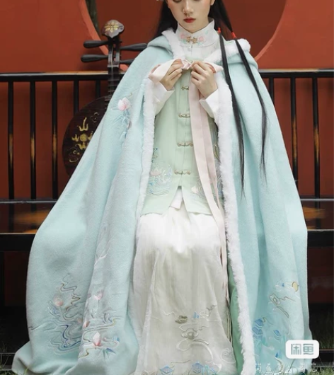 钟灵记 碧谣斗篷m，全新    借名清辉阁...