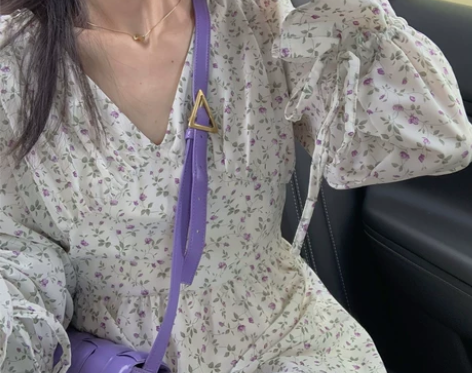 【便宜出售】紫色碎花斜边连衣裙 m码一件包...