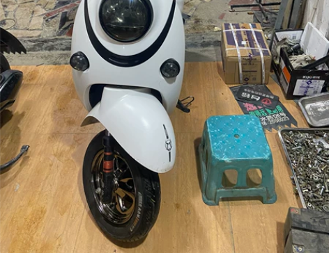 雅迪电动车小龟，5个电瓶，1280需要联系...