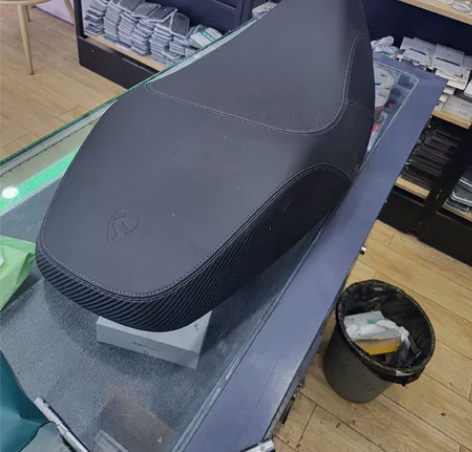 宗申赛科龙RT2踏板摩托车原装坐垫,标准坐...