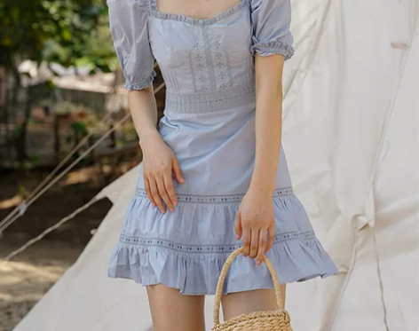 纯欲性感法式小众泡泡袖连衣裙女夏显瘦甜美初...
