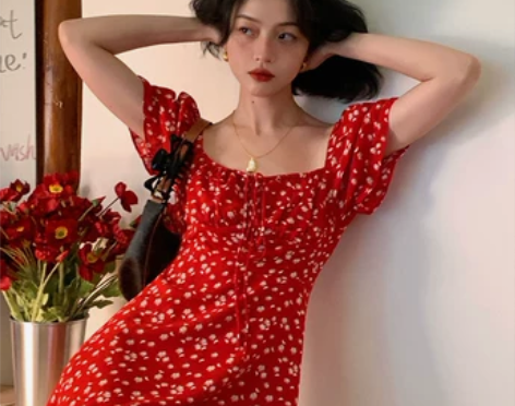 酒午法式复古方领碎花泡泡袖连衣裙女夏温柔风...