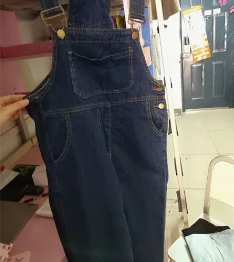 背带裙一次都没穿过，有点小了，S码，再加上...