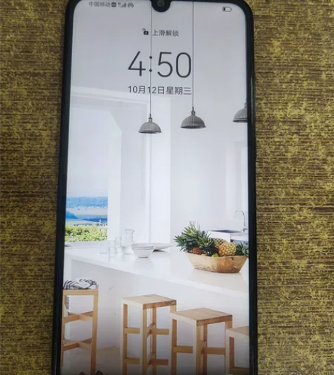 华为畅享9s   功能正常使用，玩大型游戏...