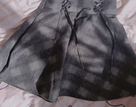 高腰a字裙 厚款 春秋冬季可穿 感兴趣的话...