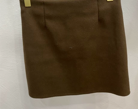 毛呢半身a字裙，全新，M码，适合100斤内...