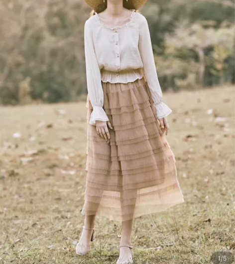 蛋糕裙、可以配毛衣、超级好看哦 感兴趣的话...