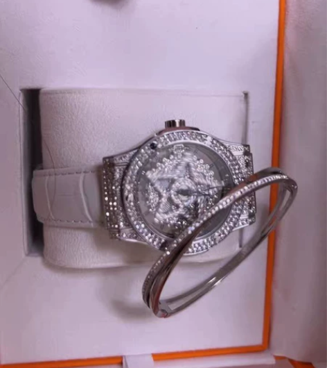 DAVENA蒂玮娜五芒星时来运转手表女款满...