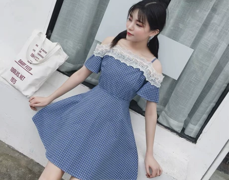 露肩一字肩吊带裙连衣裙 实体店购入 现在不...